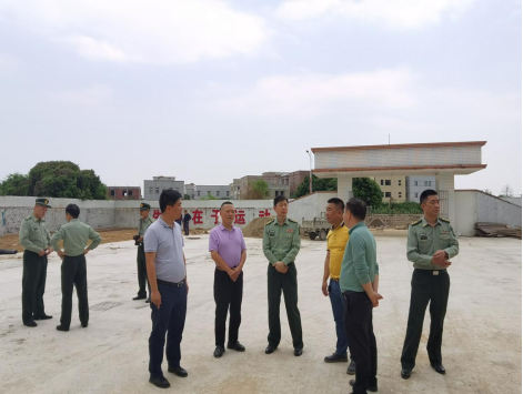 揭阳军分区政委占克峰带队到溪西镇清平村调研脱贫攻坚工作307.png
