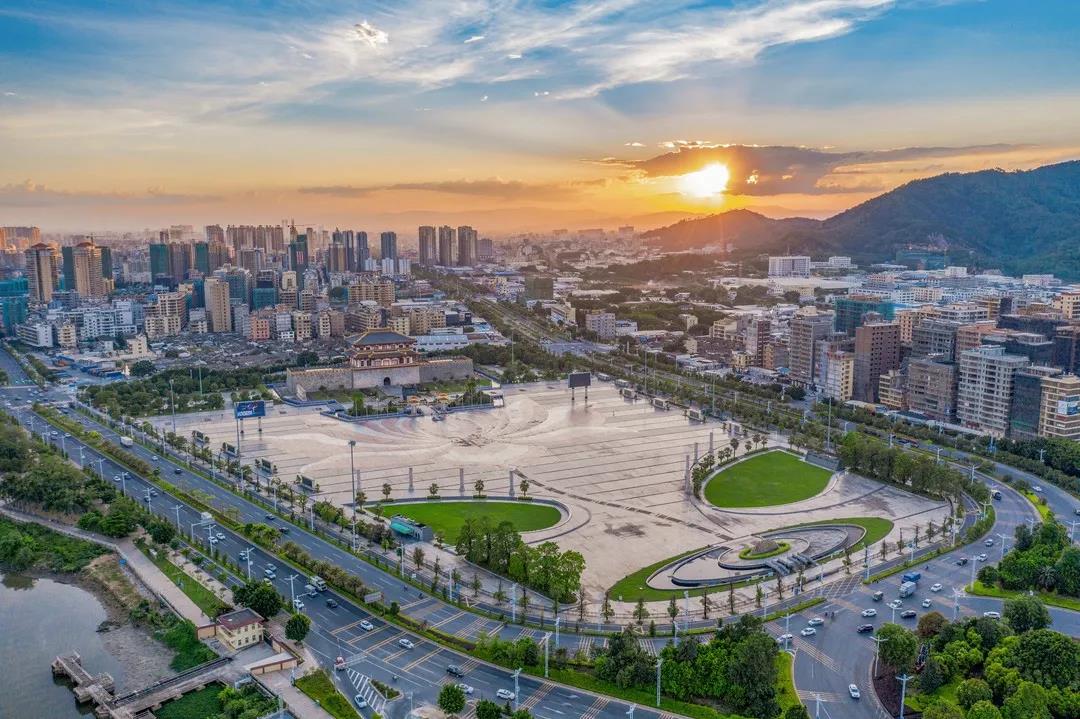 "民法典点亮城市地标活动",在揭阳楼广场,普宁市万泰汇广场,惠来文化