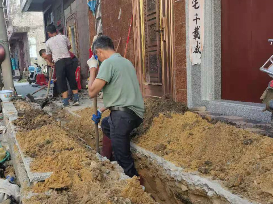 环境整治再掀高潮 全面助推乡村振兴633.png
